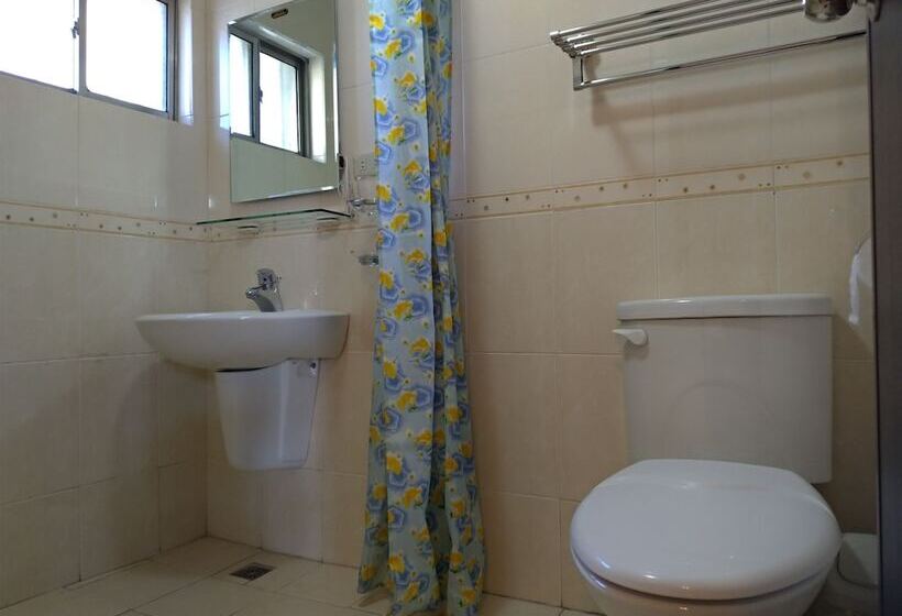 هتل Legend Village Homestay