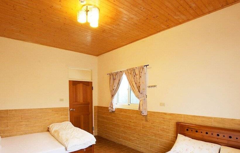 هتل Legend Village Homestay