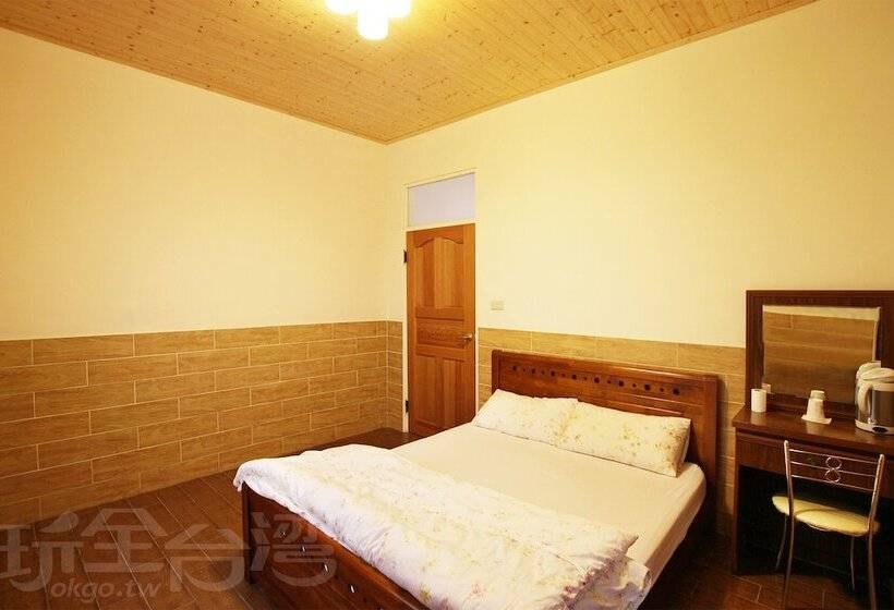 هتل Legend Village Homestay