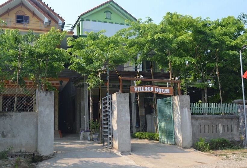 هتل Village House