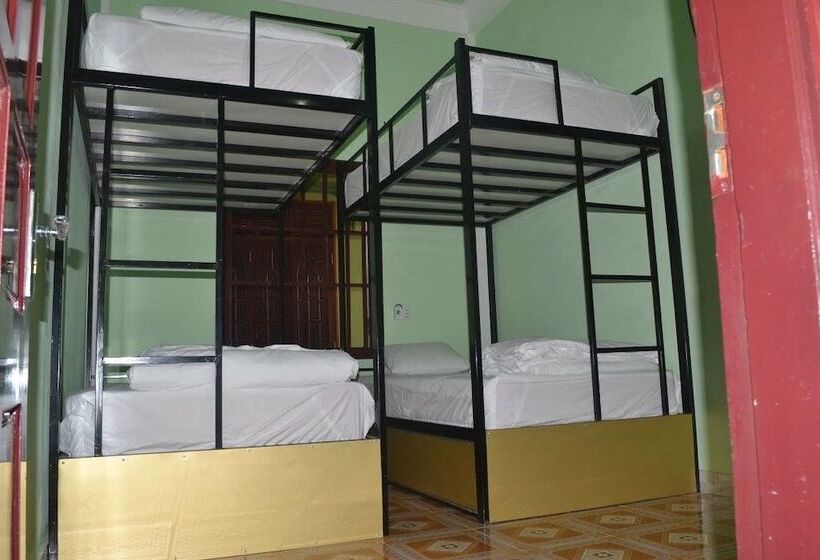 هتل Village House