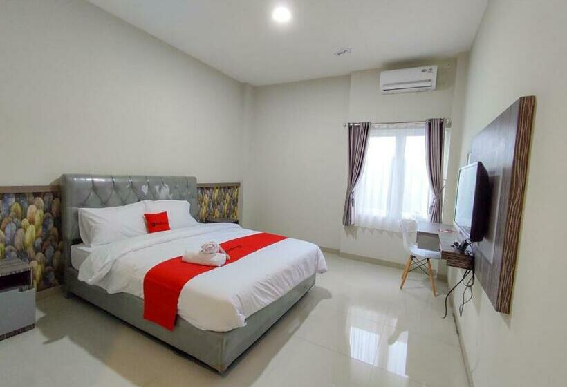 فندق Reddoorz Syariah Near Gor Satria Area