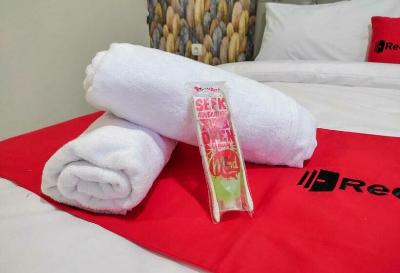 فندق Reddoorz Syariah Near Gor Satria Area