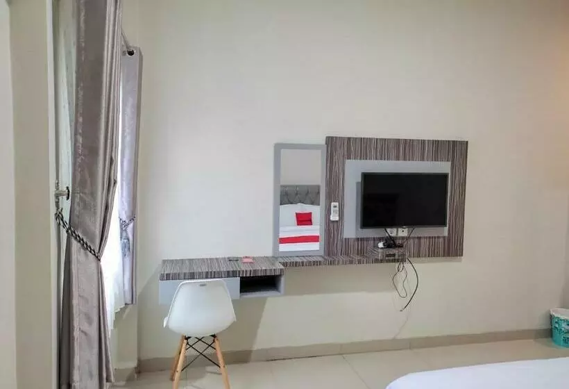 ホテル Reddoorz Syariah Near Gor Satria Area