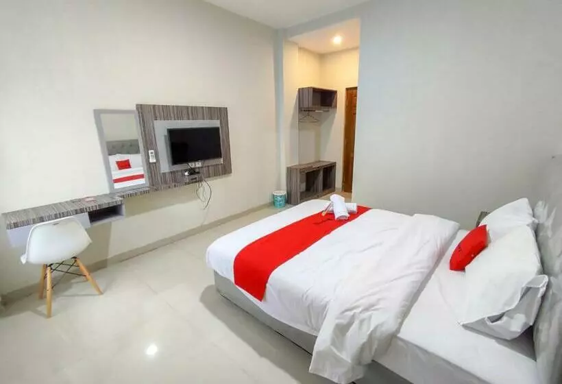 ホテル Reddoorz Syariah Near Gor Satria Area