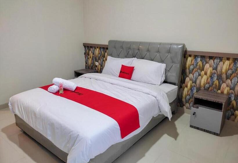 فندق Reddoorz Syariah Near Gor Satria Area