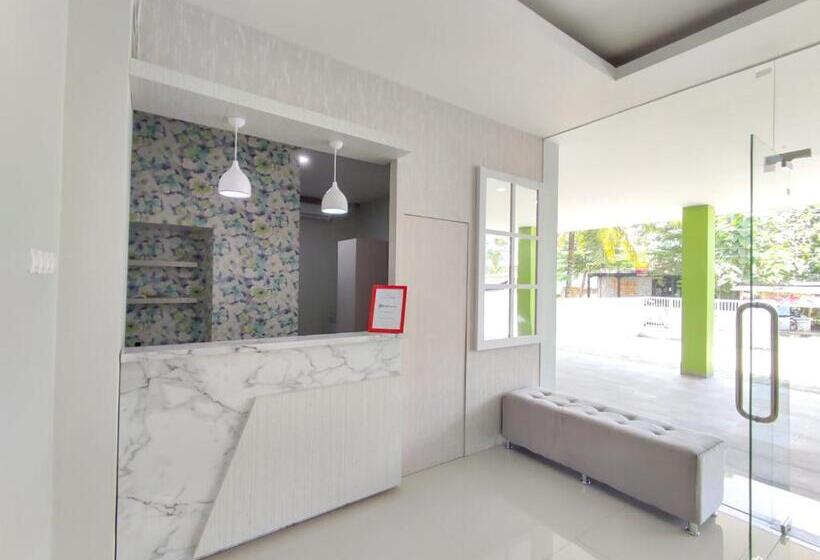 فندق Reddoorz Syariah Near Gor Satria Area