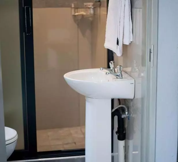 Majatalo President Guest Lodge