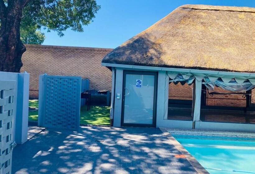 Pension President Guest Lodge