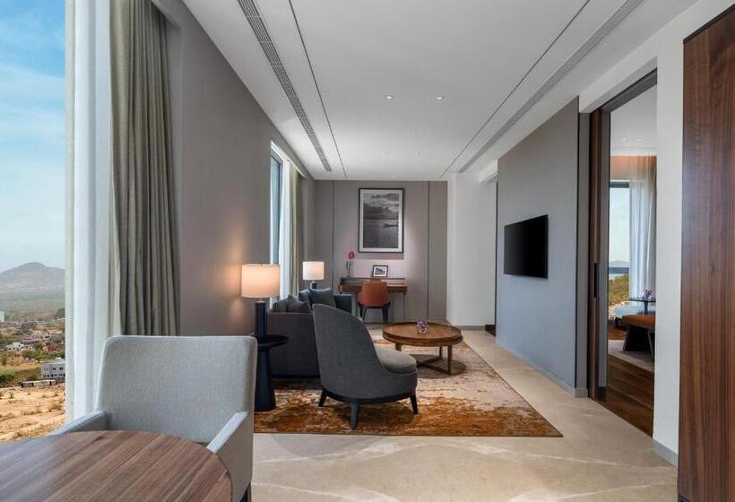 Radisson Blu Hotel & Spa, Nashik