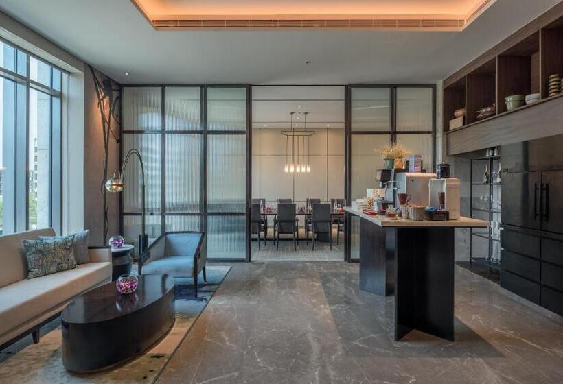 Radisson Blu Hotel & Spa, Nashik