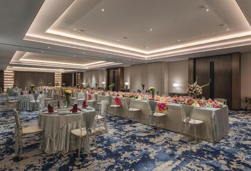 Radisson Blu Hotel & Spa, Nashik