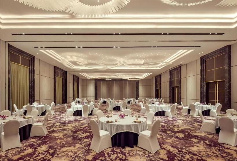 Radisson Blu Hotel & Spa, Nashik