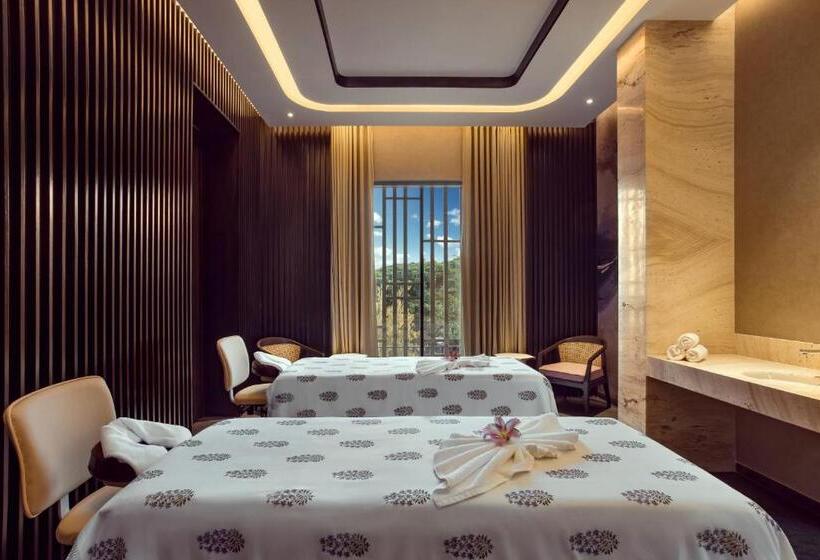 Radisson Blu Hotel & Spa, Nashik