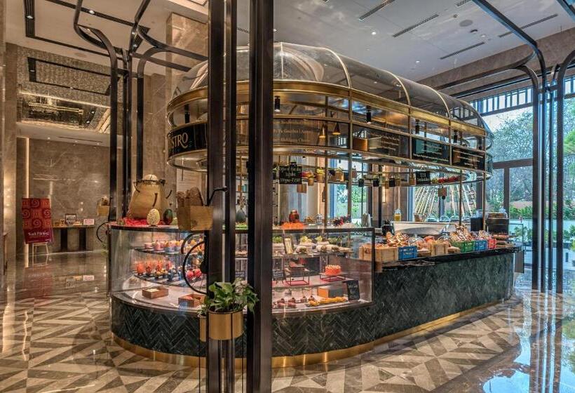 Radisson Blu Hotel & Spa, Nashik