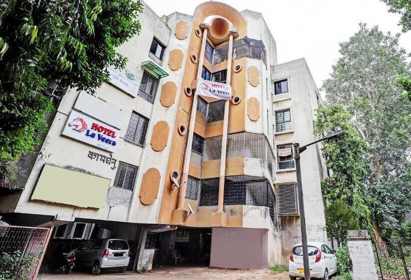 Collection O Hotel La Veera