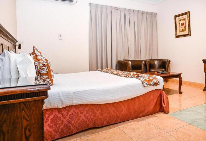 בית מלון כפרי سيلين الفيصلية Celine Al Faisaliah