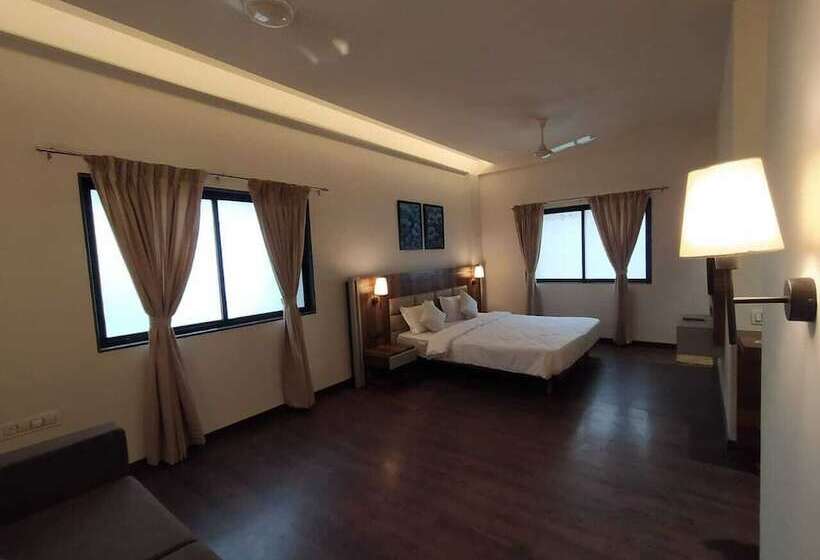 Отель City Point Executive