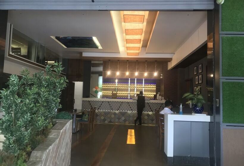 Отель City Point Executive