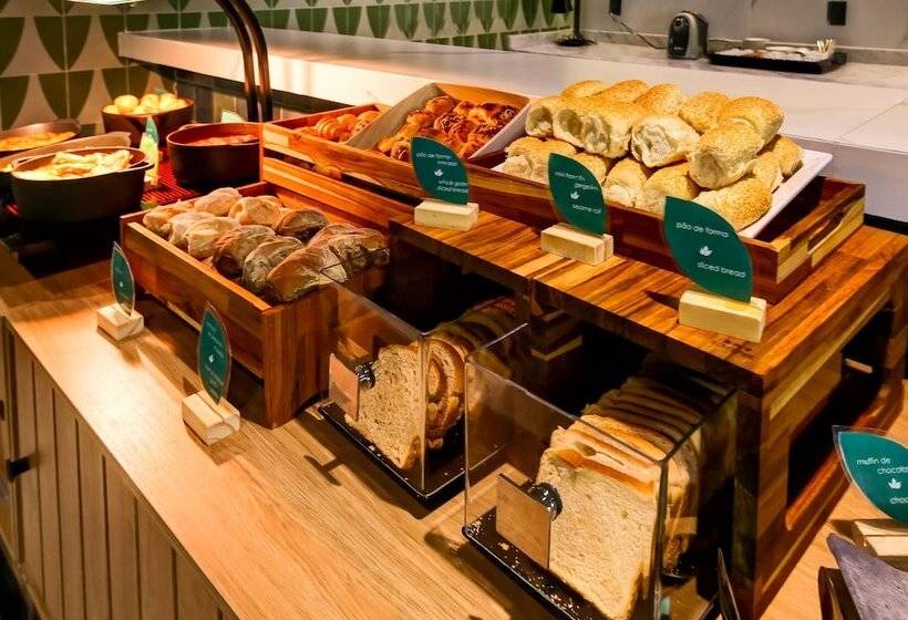 هتل Hilton Garden Inn Rebouças