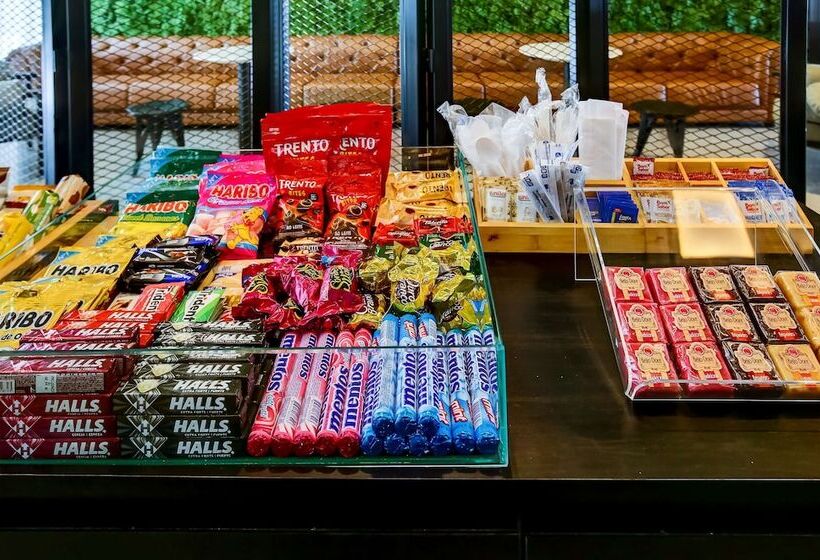 هتل Hilton Garden Inn Rebouças