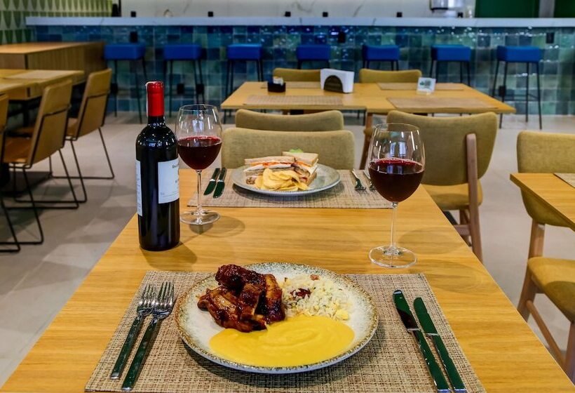 هتل Hilton Garden Inn Rebouças