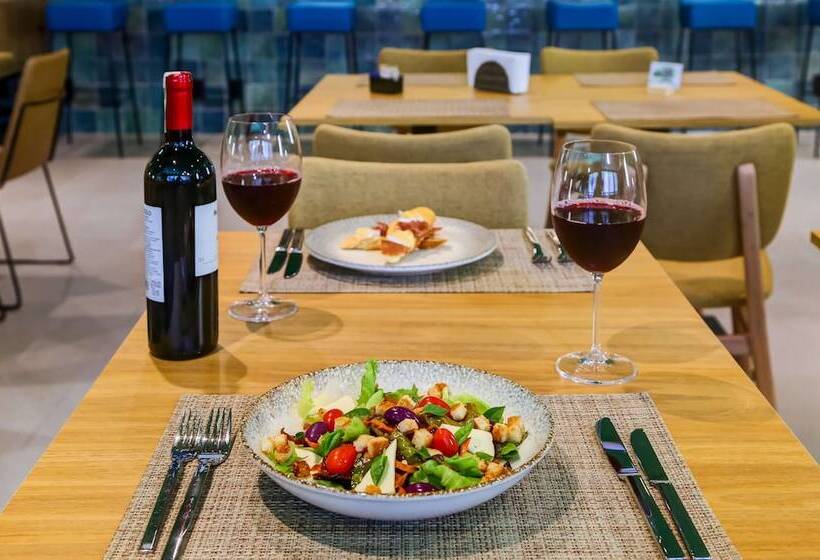 هتل Hilton Garden Inn Rebouças