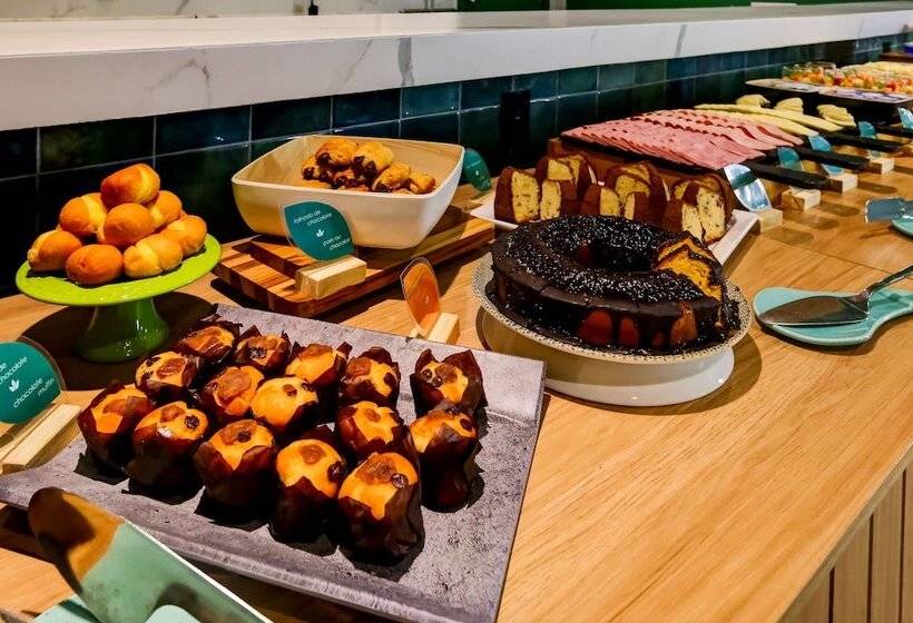 هتل Hilton Garden Inn Rebouças