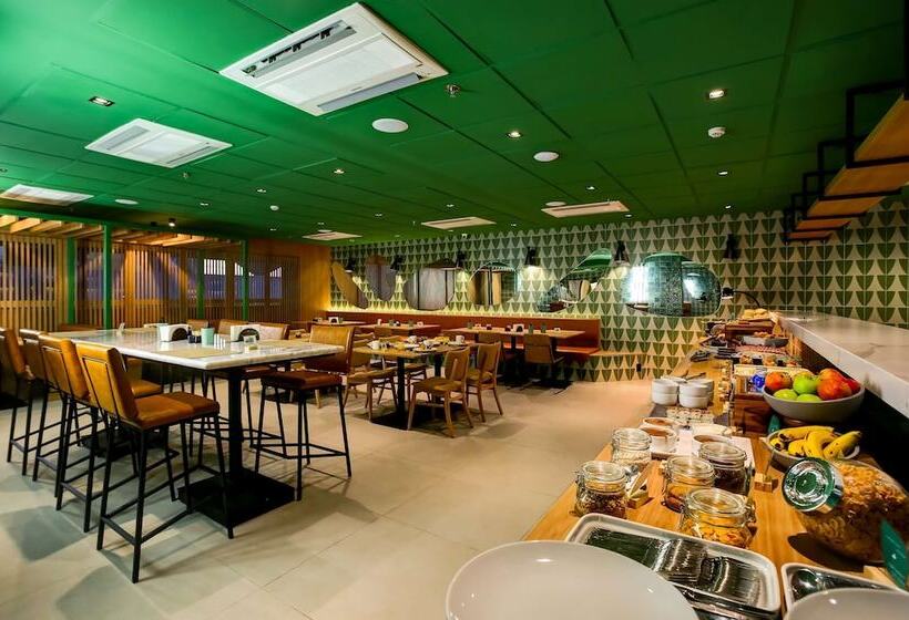 هتل Hilton Garden Inn Rebouças