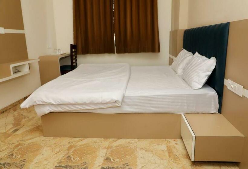 ホテル Keshav Inn