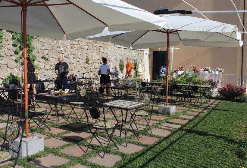 בית מלון כפרי Panariello Palace