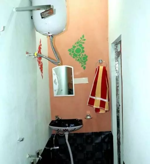 Hotel Pop 82900 Royals Rana