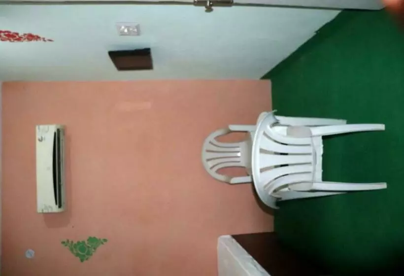 Hotel Pop 82900 Royals Rana