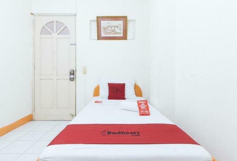 בית מלון כפרי Reddoorz @ El Cuarto Srp Talisay