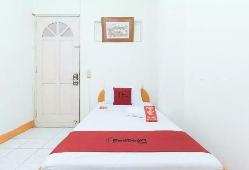 هتل Reddoorz @ El Cuarto Srp Talisay