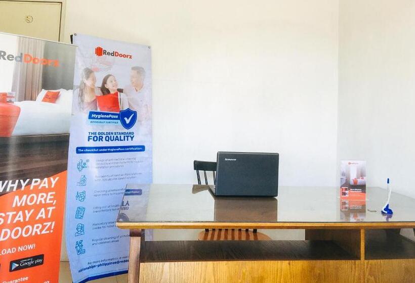 בית מלון כפרי Reddoorz @ El Cuarto Srp Talisay