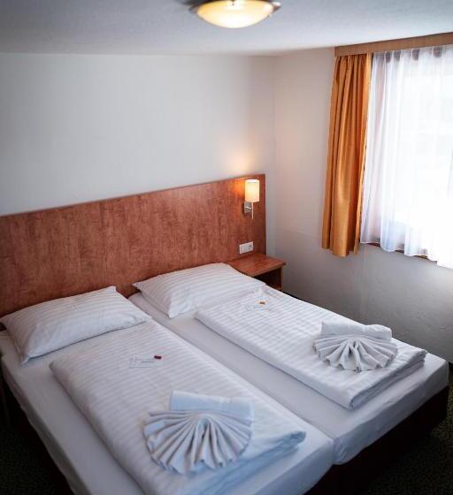 ホテル Tauernpasshöhe