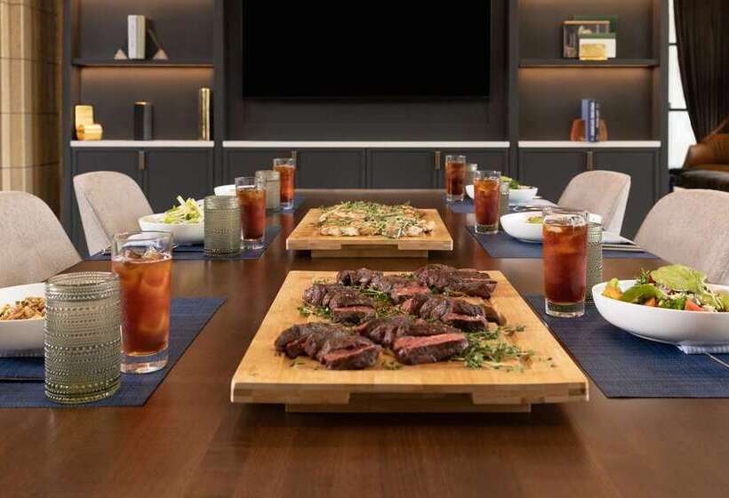 هتل The Slate Denver, Tapestry Collection By Hilton