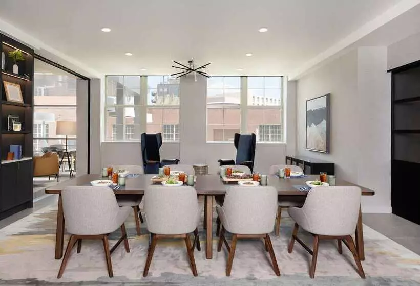 ホテル The Slate Denver, Tapestry Collection By Hilton