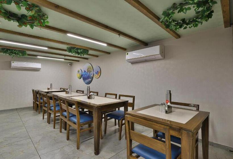 7 Orbit Hotel, Surat