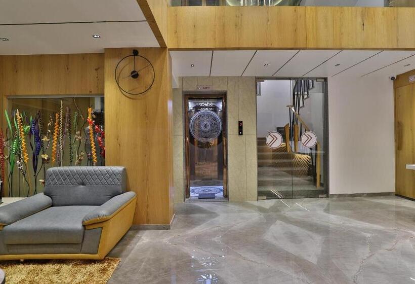 7 Orbit Hotel, Surat