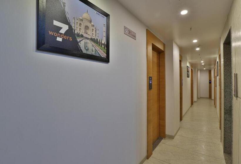 7 Orbit Hotel, Surat