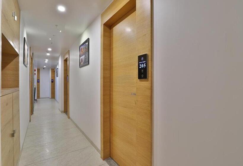 7 Orbit Hotel, Surat