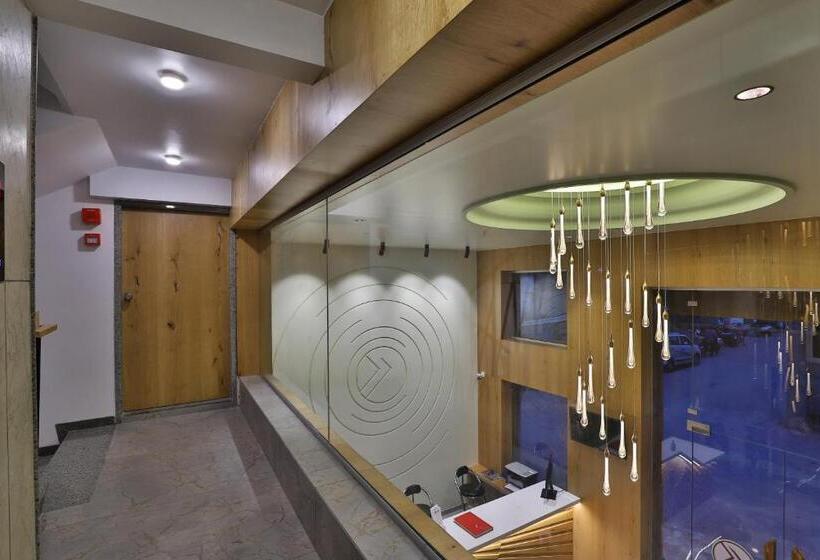 7 Orbit Hotel, Surat