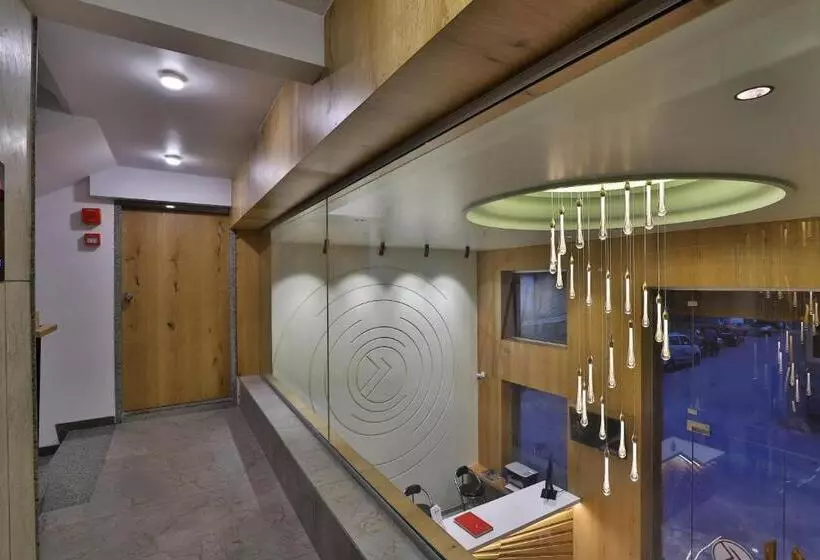 7 Orbit Hotel, Surat