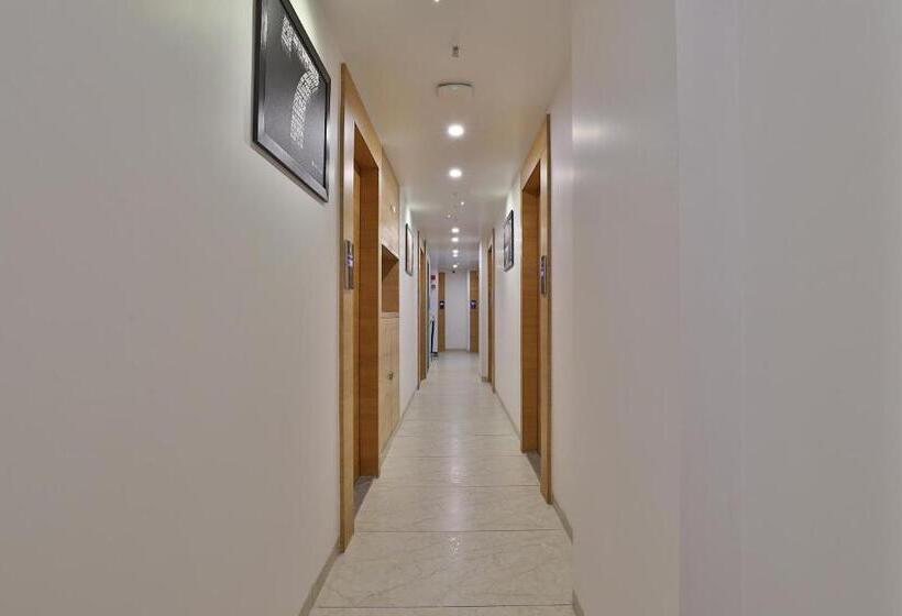 7 Orbit Hotel, Surat