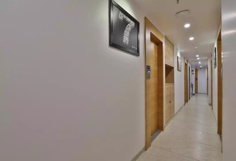 7 Orbit Hotel, Surat