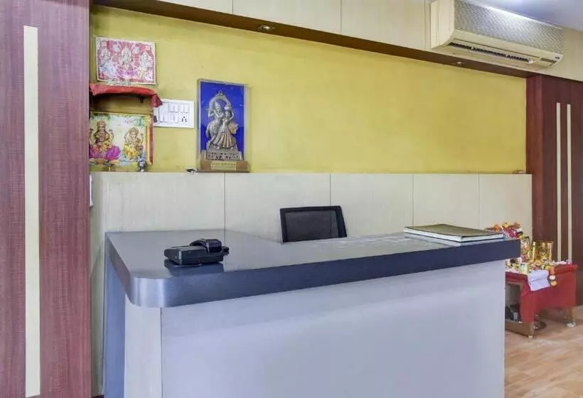 ホテル Collection O Udit Plaza