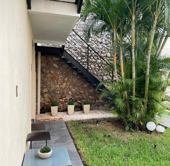 Kuxtal Hotel Boutique