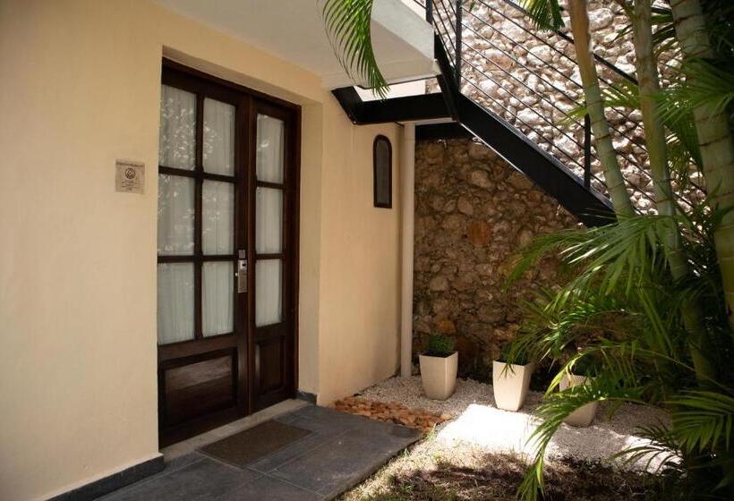 Kuxtal Hotel Boutique